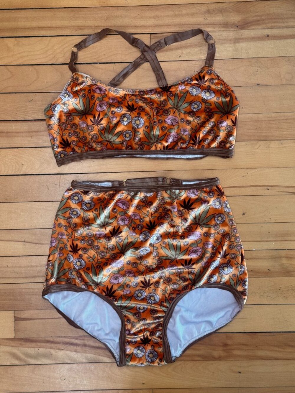 Solstice Intimates Sungrown Printed Velvet Underwear and Bralette Set (XXL)